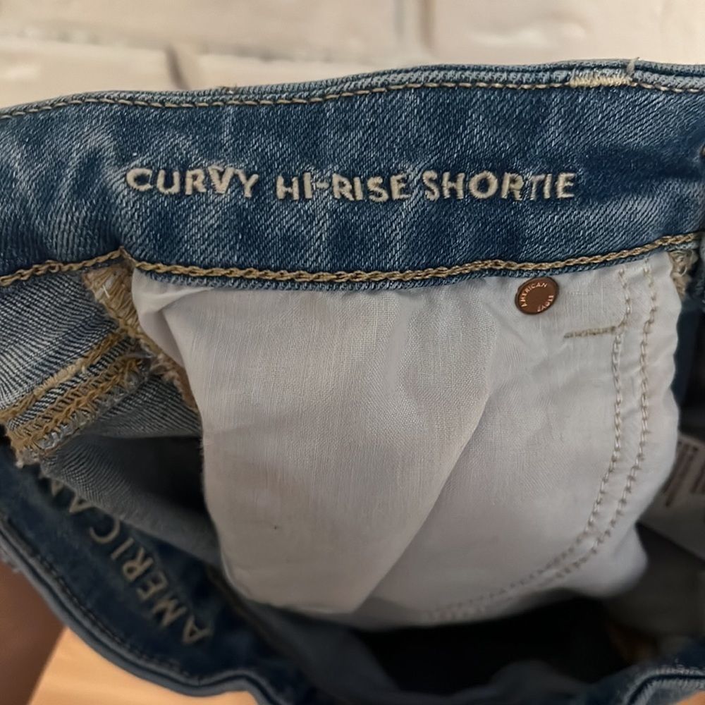 American Eagle "Curvy Hi-Rise Shortie" size 2 - Picture 8 of 10